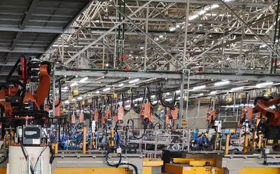 未來|智能工廠是用人還是焊接機(jī)器人？