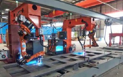 買一臺焊接機(jī)器人多少錢？如何選擇價(jià)格合適的焊接機(jī)器人？